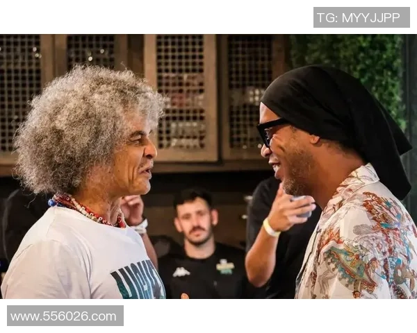 卡洛斯的传奇人生旅程从平凡起点到非凡成就的奋斗故事