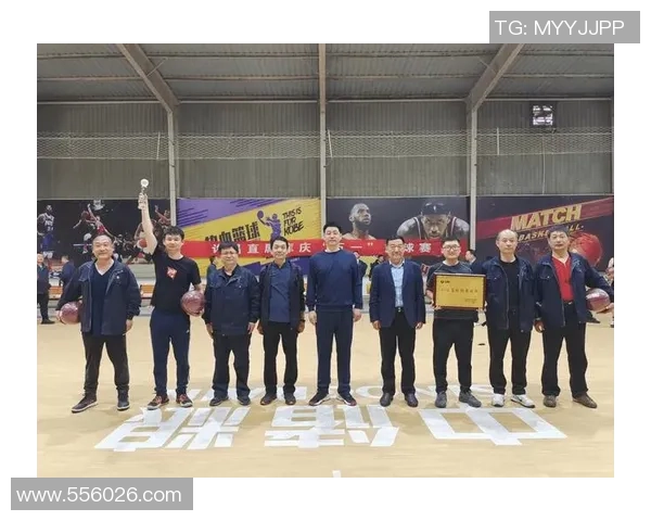 篮球热潮点燃青春激情展现团队合作与拼搏精神的精彩篇章 篮球热潮点燃青春激情展现团队合作与拼搏精神的精彩篇章