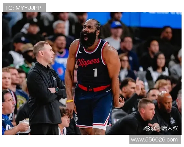 太阳与雄鹿激战正酣NBA季后赛精彩对决引发球迷热议与期待 太阳与雄鹿激战正酣NBA季后赛精彩对决引发球迷热议与期待
